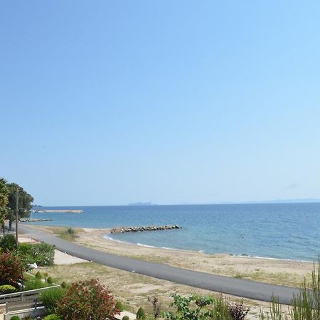 Lemon Beach Front Apartment, Nikiti Buitenkant foto