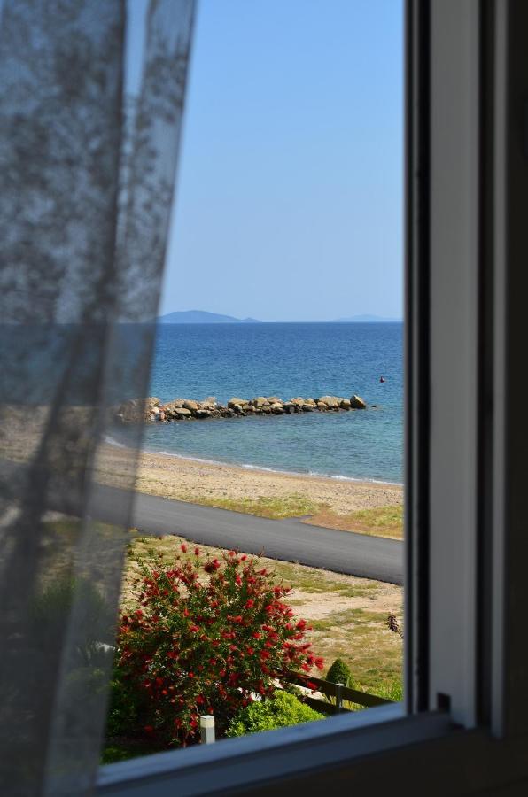 Lemon Beach Front Apartment, Nikiti Buitenkant foto