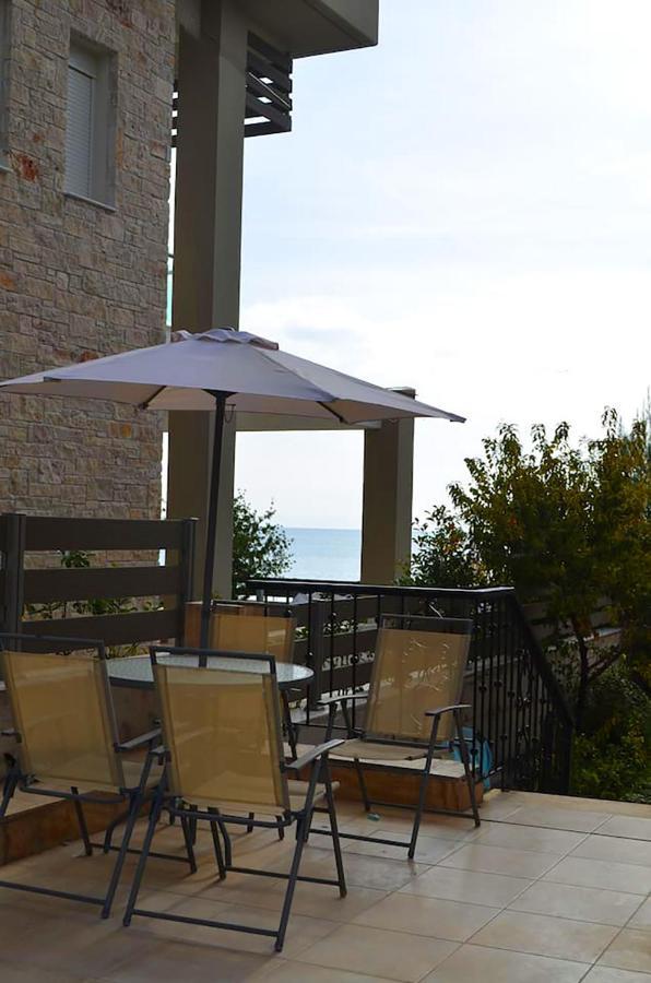 Lemon Beach Front Apartment, Nikiti Buitenkant foto