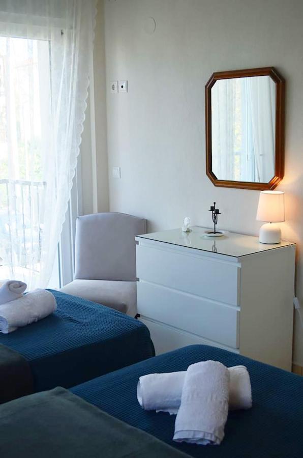 Lemon Beach Front Apartment, Nikiti Buitenkant foto