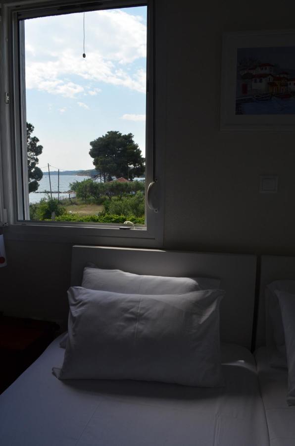 Lemon Beach Front Apartment, Nikiti Buitenkant foto