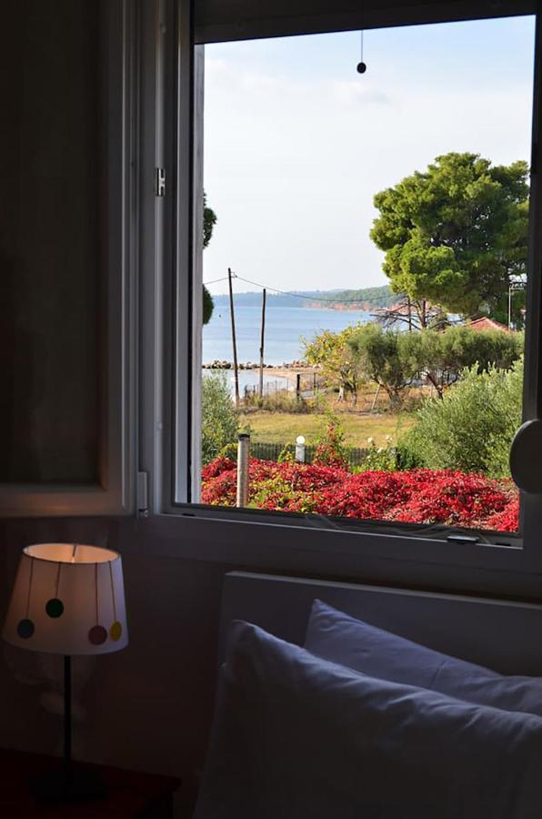 Lemon Beach Front Apartment, Nikiti Buitenkant foto