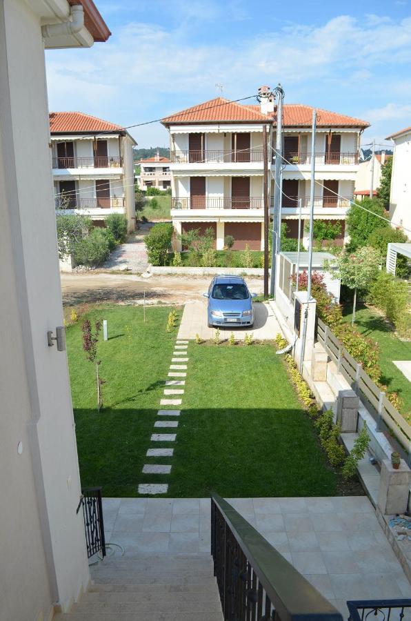 Lemon Beach Front Apartment, Nikiti Buitenkant foto