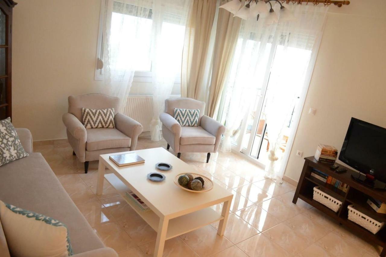 Lemon Beach Front Apartment, Nikiti Buitenkant foto