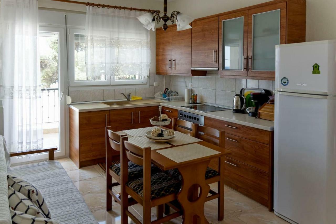 Lemon Beach Front Apartment, Nikiti Buitenkant foto